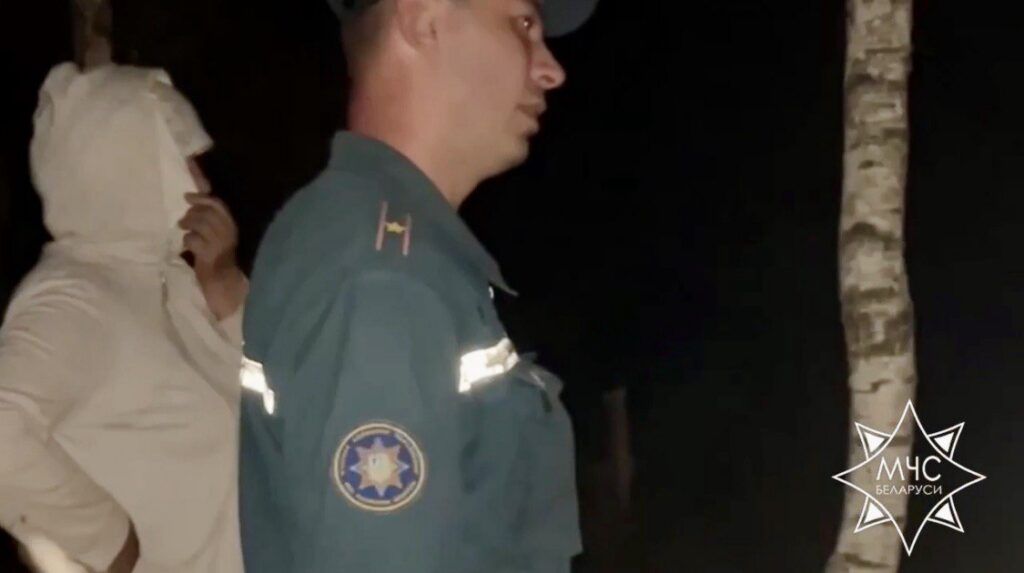 Спасатели нашли пенсионеров, заблудившихся в лесу Узденского района