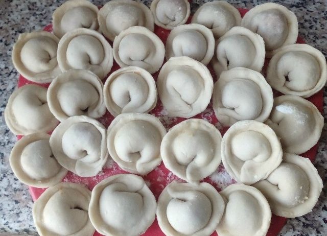Новый вкус привычного. Рассказываем, как приготовить грибные пельмени