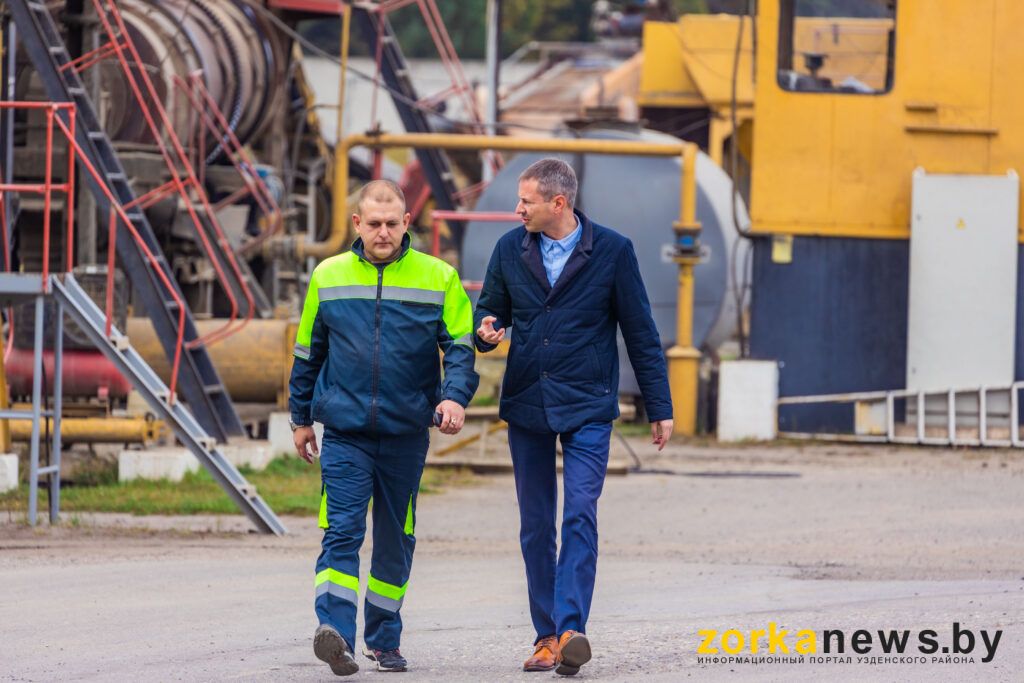 Праздник дорожников. Руководитель ДРСУ-163 рассказал, за что благодарен своему коллективу