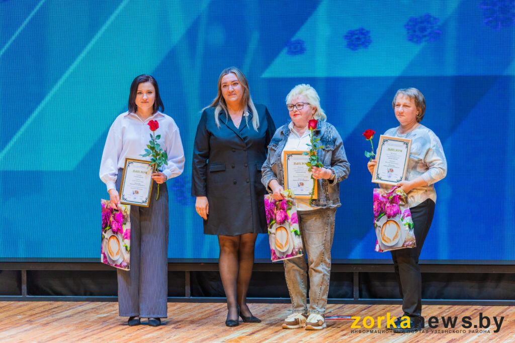 Шабан награждает