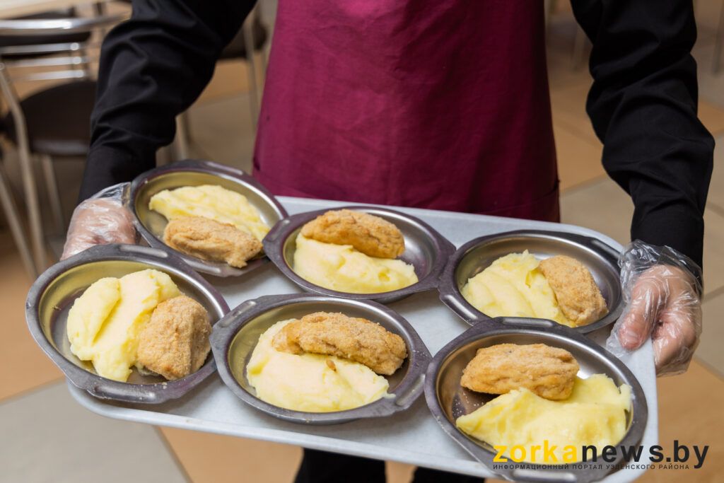 завтрак в школе