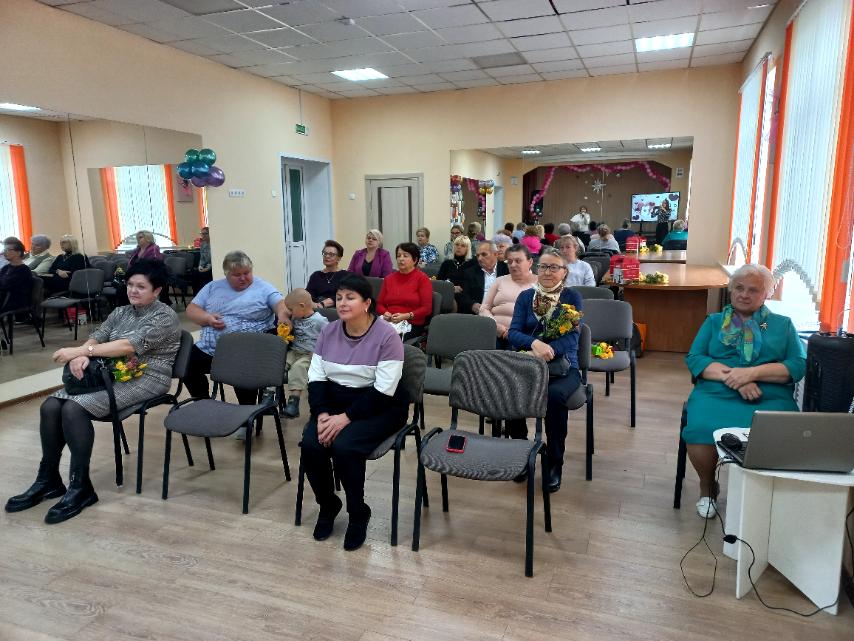 Поздравления с Днём матери принимали замещающие семьи Узды