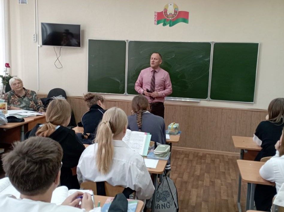 Почему в школы Узденского района отправился начальник милиции