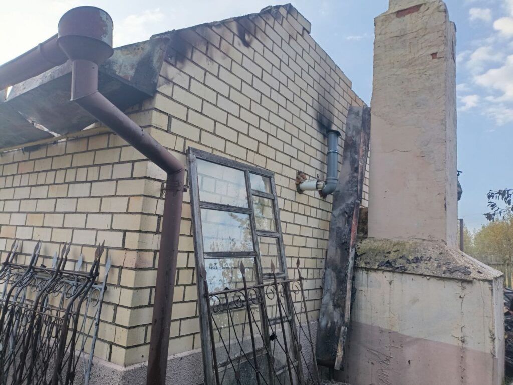 дом после пожара