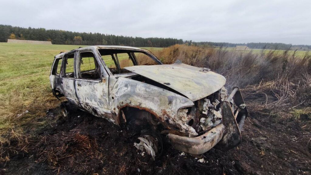 сгоревший автомобиль