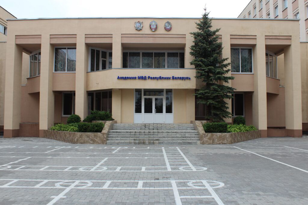 Выпускники школ могут стать следователями. Куда обращаться, рассказал главный следователь Узды