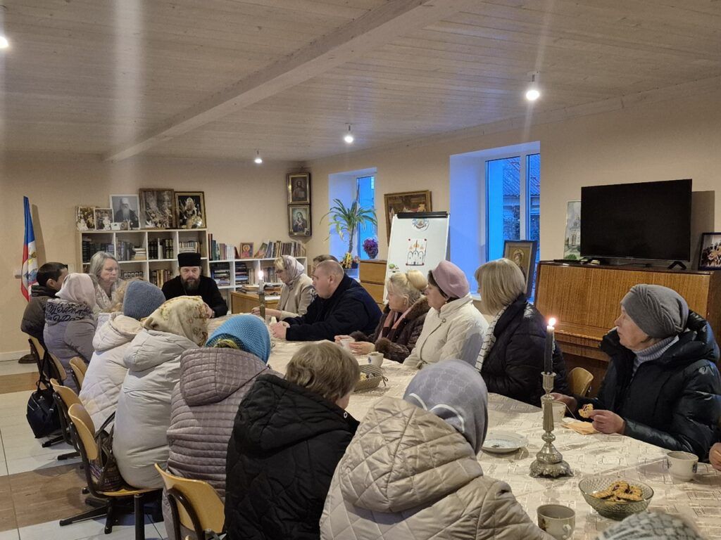 В Узде стартовал цикл встреч со священником по изучению основ богослужения