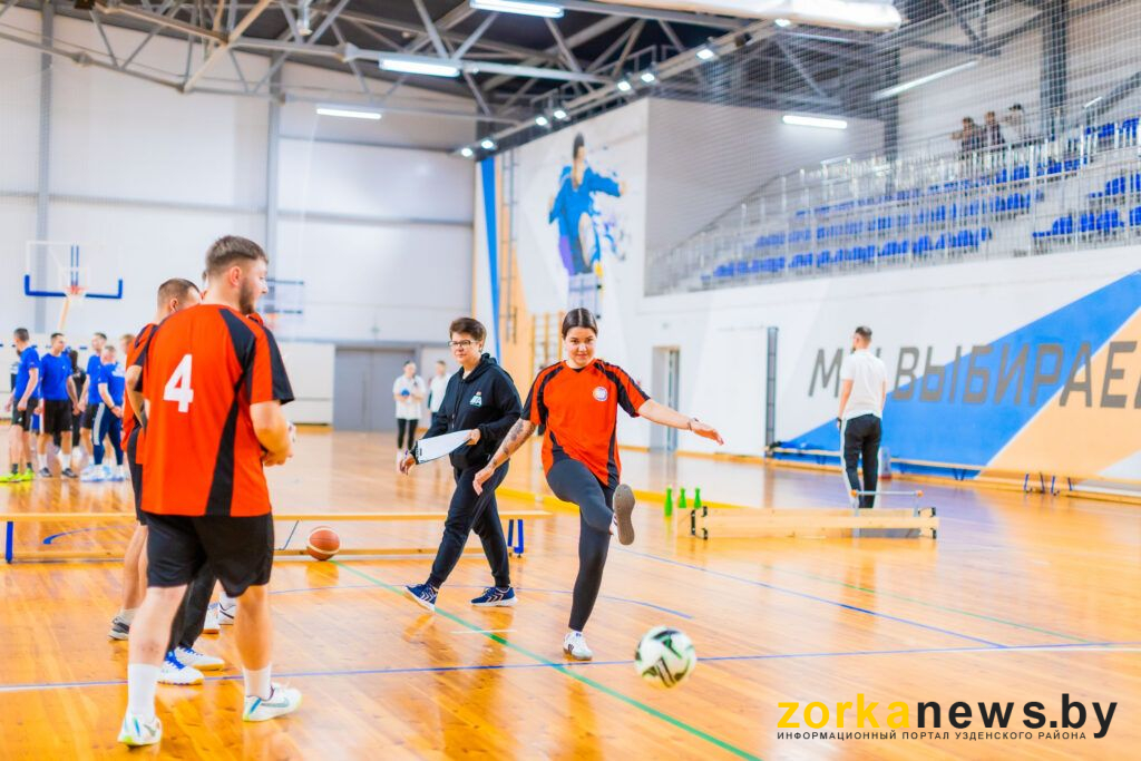 удар по мячу