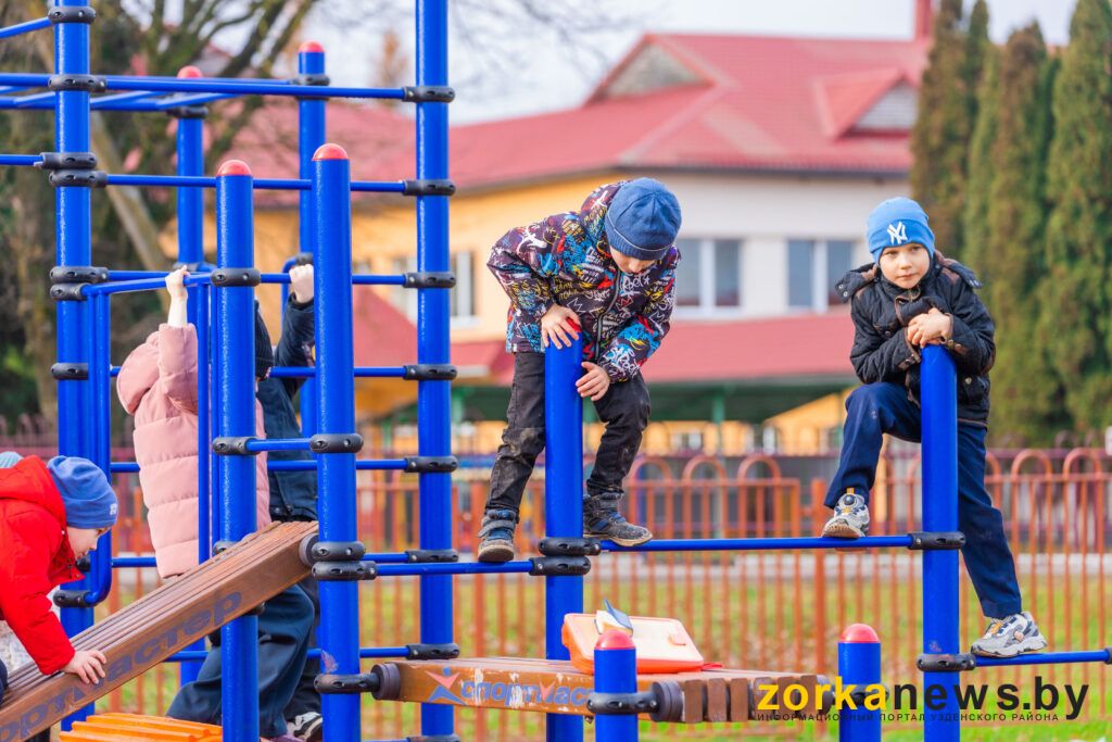 спортивная площадка