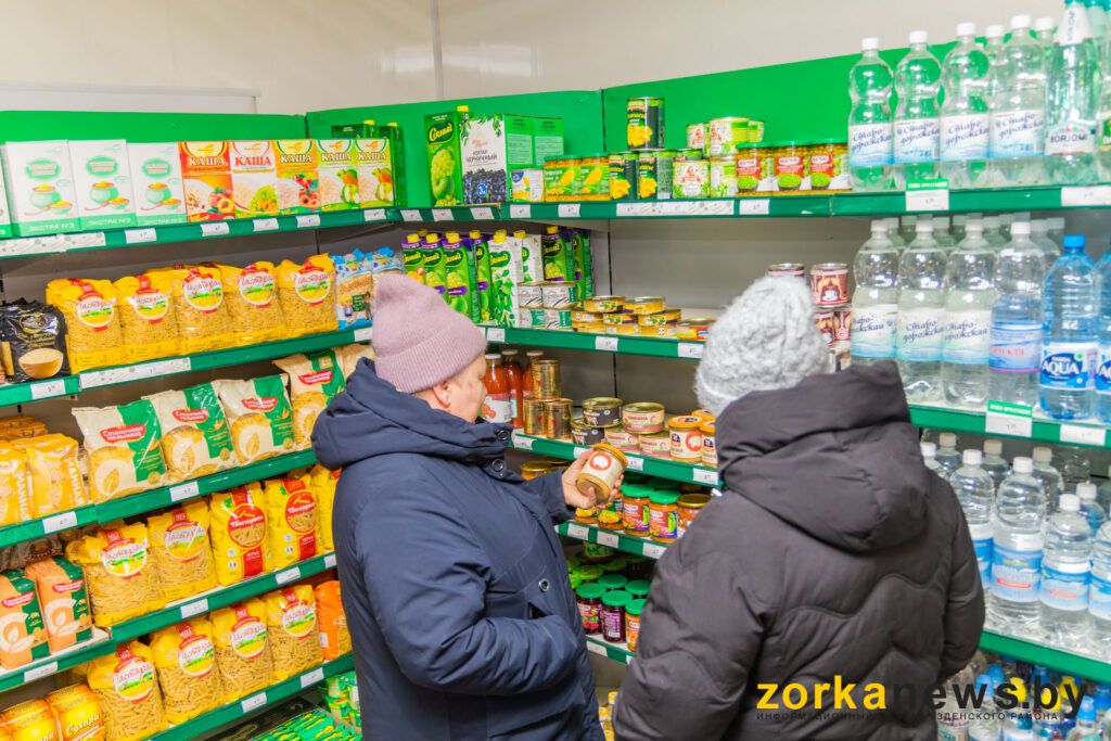 Что вкусненького в новогоднем ассортименте сельмага Копыльского райпо