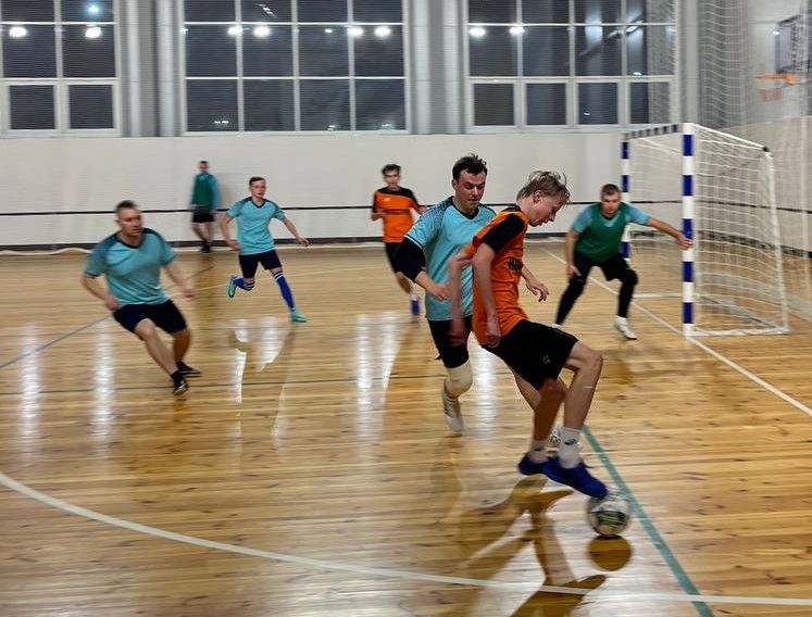 Чемпионат района по мини-футболу: «Тузы» разгромили «13-й район»