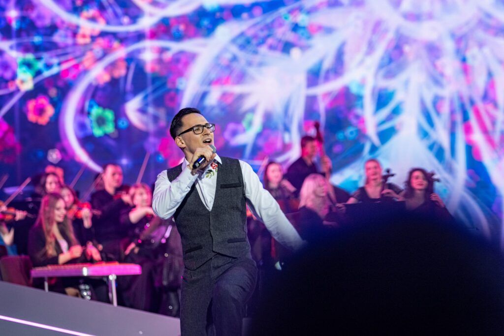 Талант и упорство. Как парень из Узды попал в фолк-группу «Добрыя людзi»