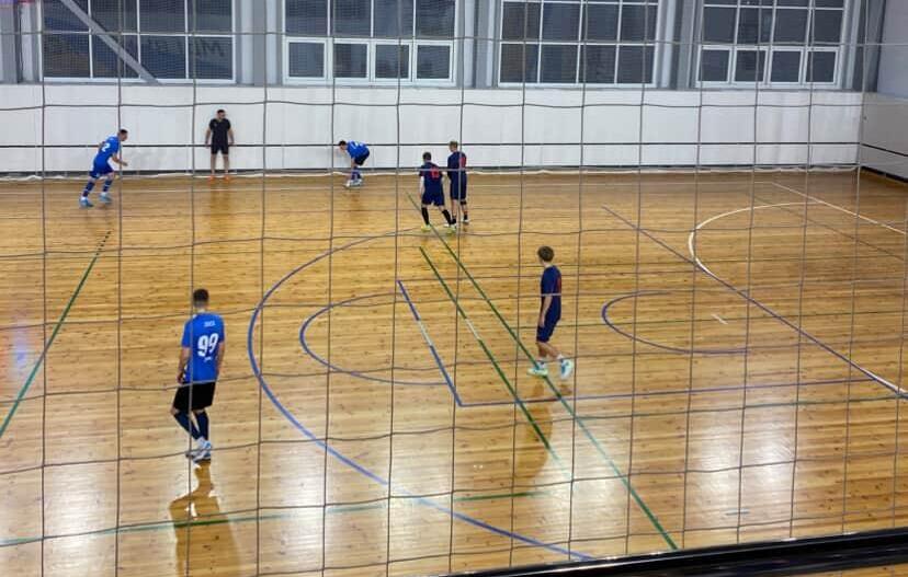 футболисты