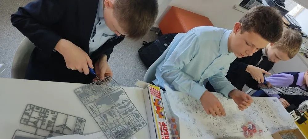 конструктор самолета