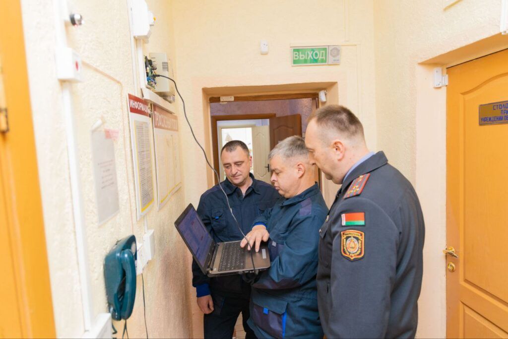 установка сигнализации в саду