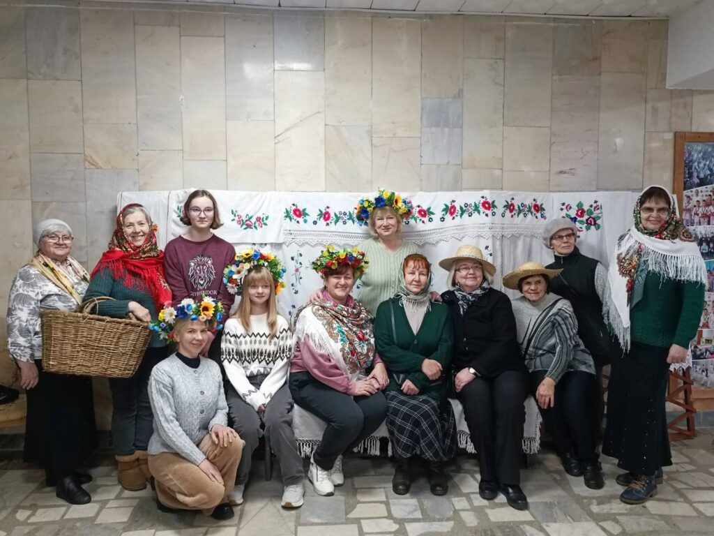 Паломники из Минска посетили Дом культуры в Озеро