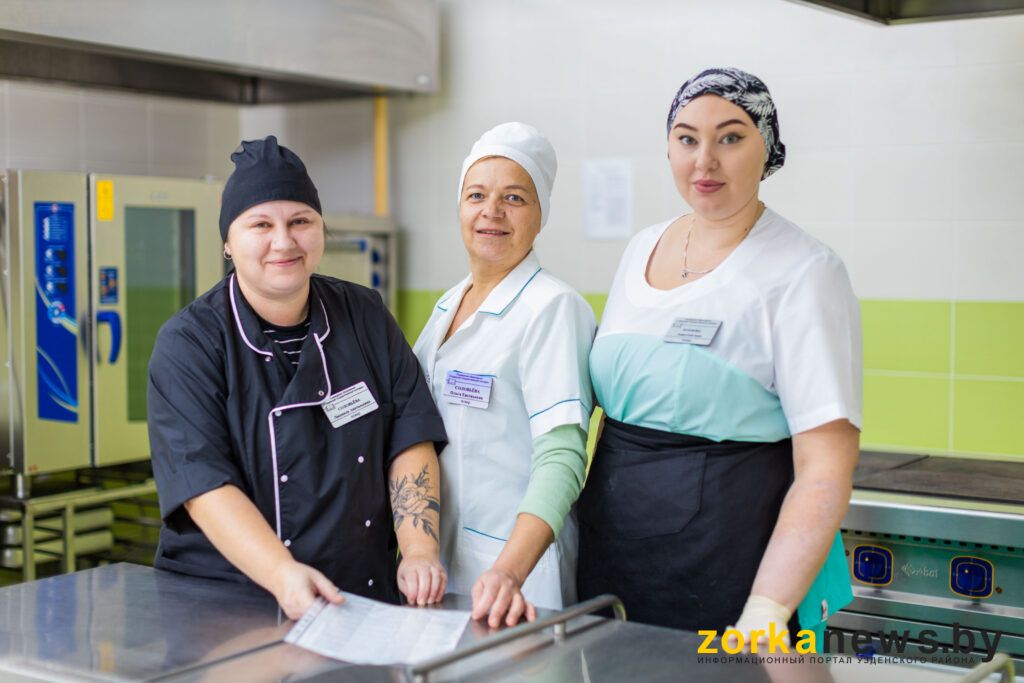 Драники, голубцы и оладушки. Узнали, что в меню Узденского колледжа