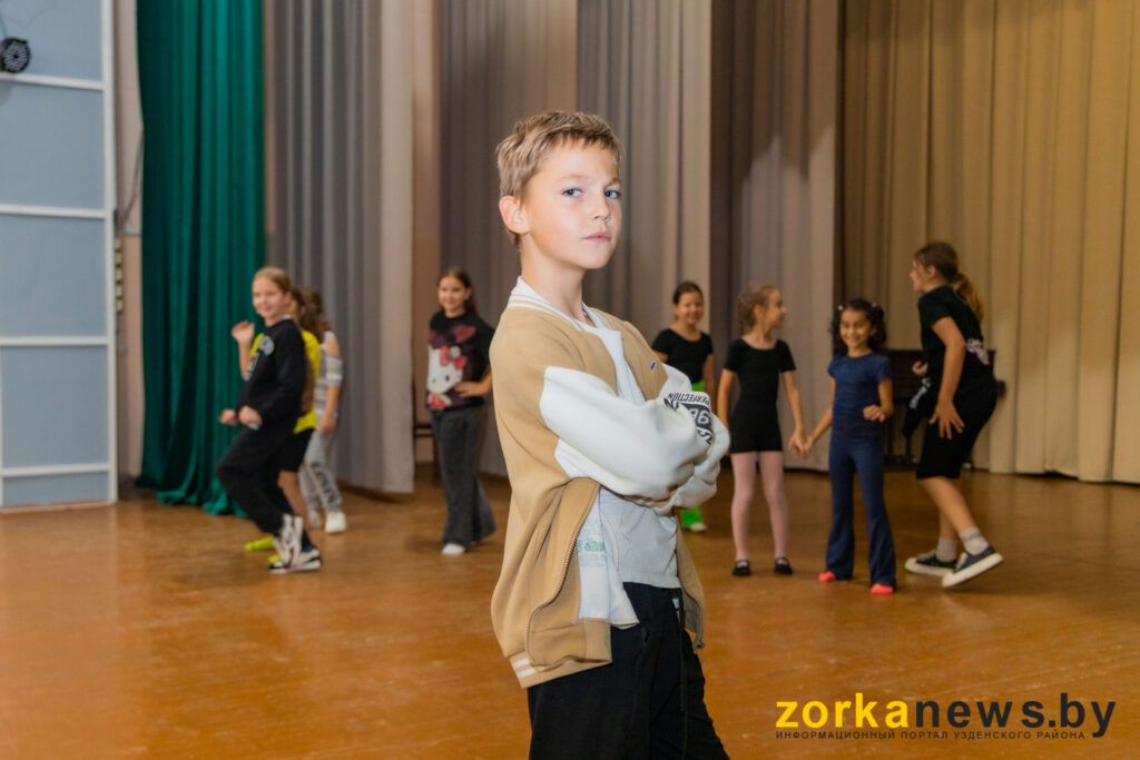 Харизма и пластика. Легко ли быть единственным парнем в танцевальном коллективе