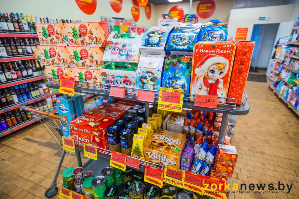 Узнали, все ли можно купить к праздникам в сельском магазине