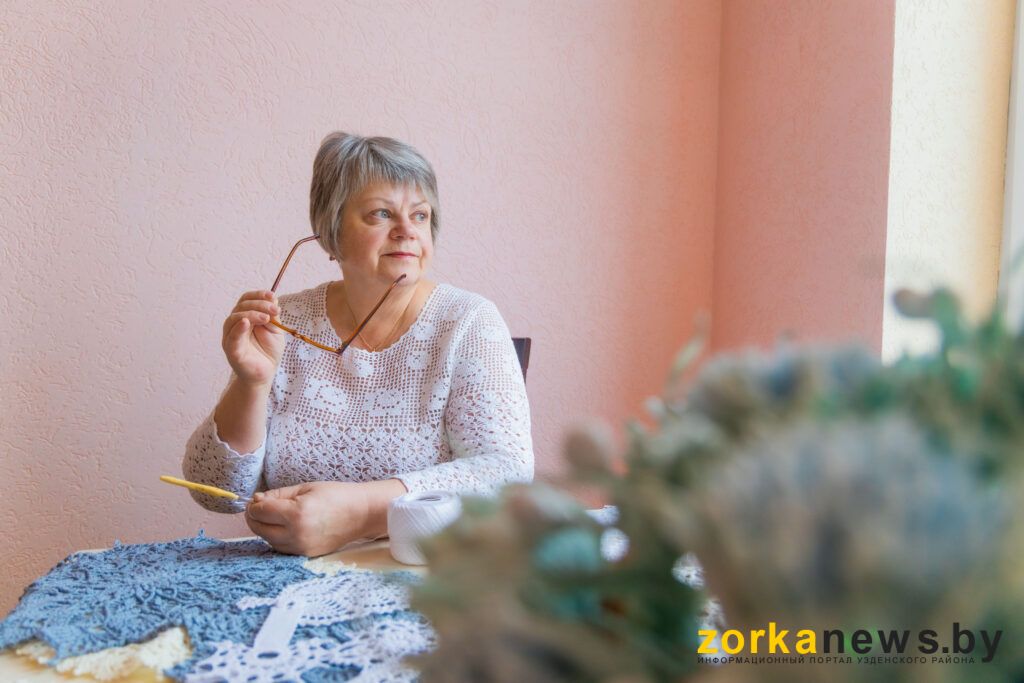 Салфетки, скатерть и шазюбль. На что тратит деньги пенсионерка из Узды