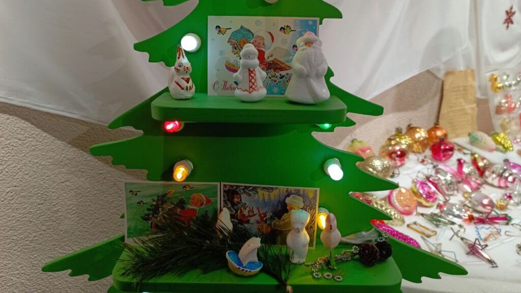 новогодние елочные игрушки