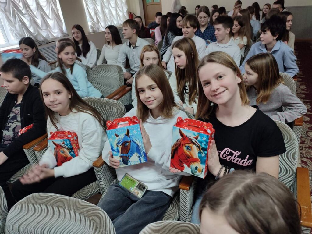 Курсанты организовали праздник в Узденской санаторной школе