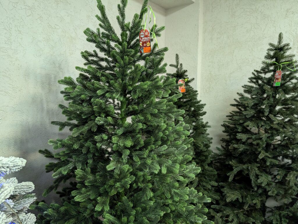 искусственные ели