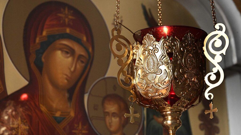 икона в храме