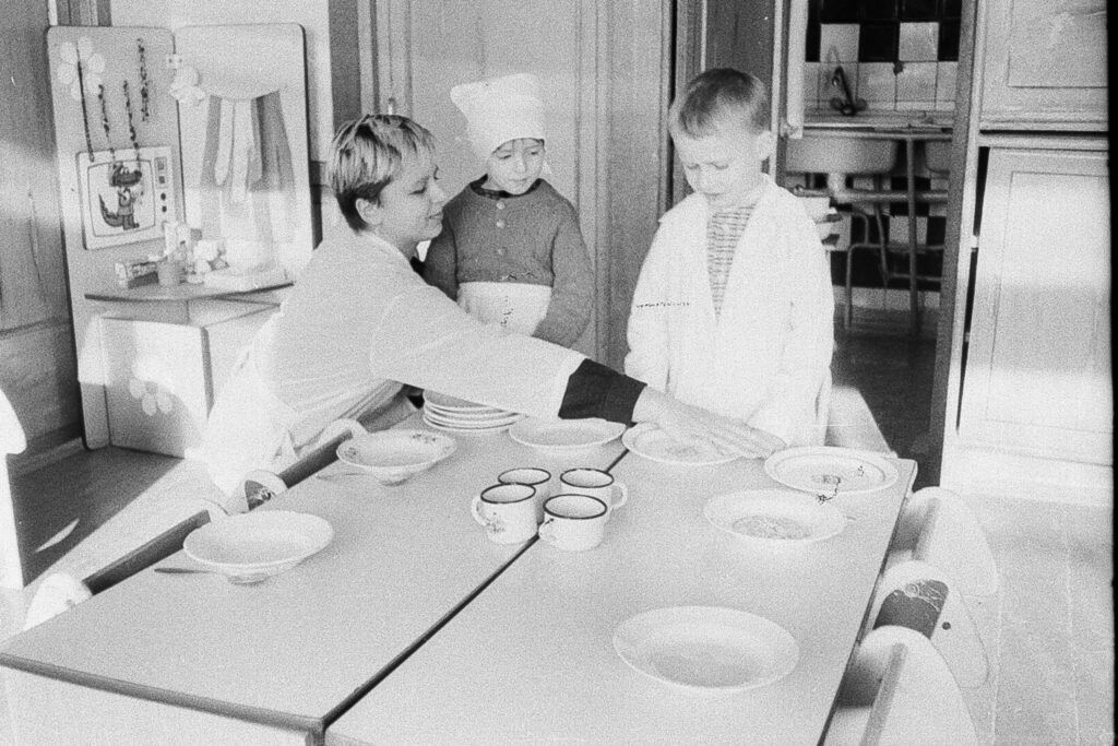 Ретрофото. Как растут помощники