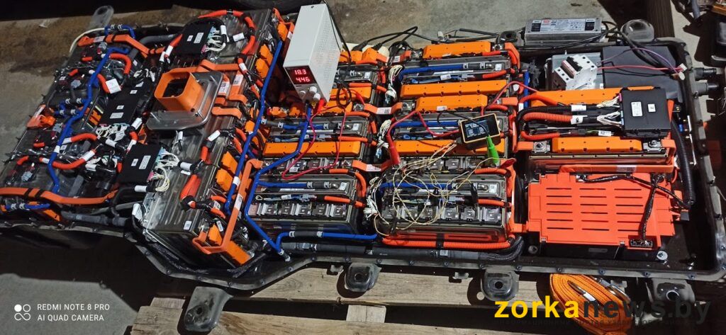 под капотом электромобиля