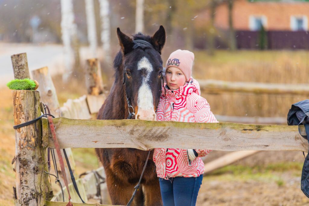 девочка и лошадь