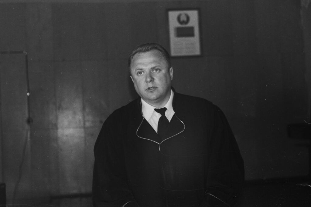 Ретрофото. Встать, суд идет!