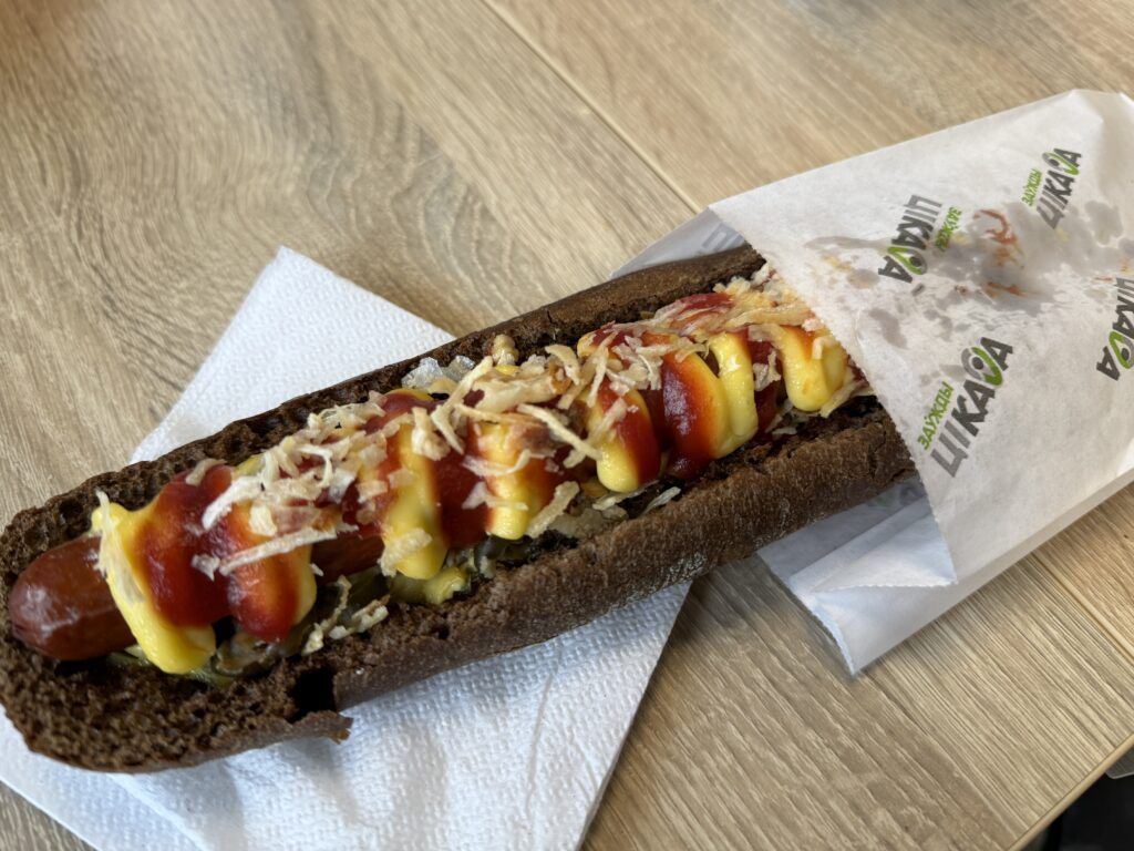 Кофе, сэндвич и хот-дог. Чем еще можно  поживиться на АЗС