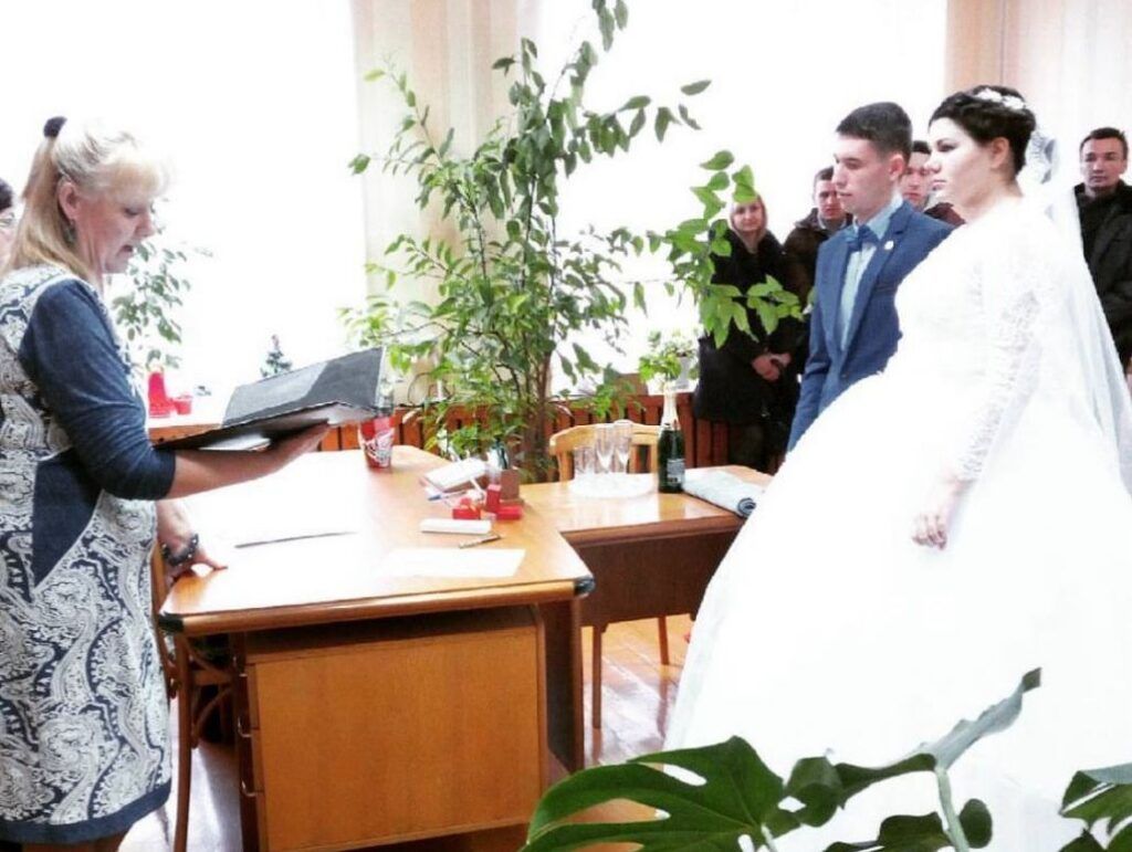 Счастливые примет не наблюдают. Каково это жениться в декабре, рассказали выходцы из Калининска  