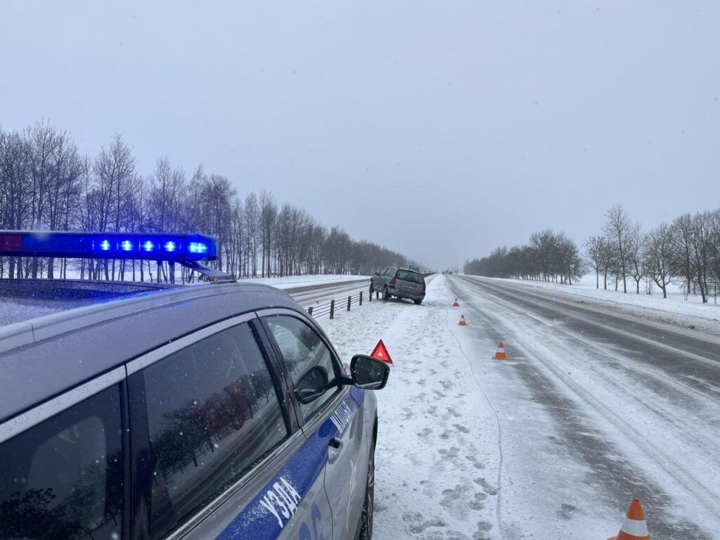 ДТП на трассе Минск-Слуцк. Пежо врезалось в ограждение