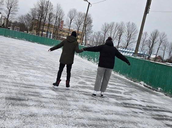 Каток и лыжня заработали в Узде