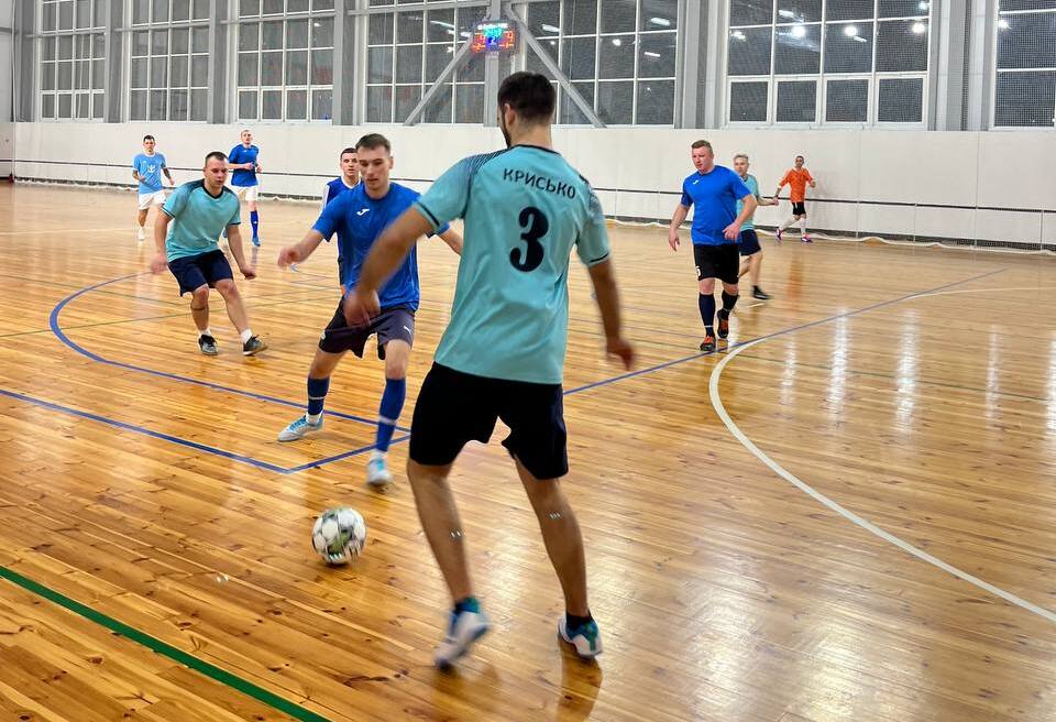 футболисты