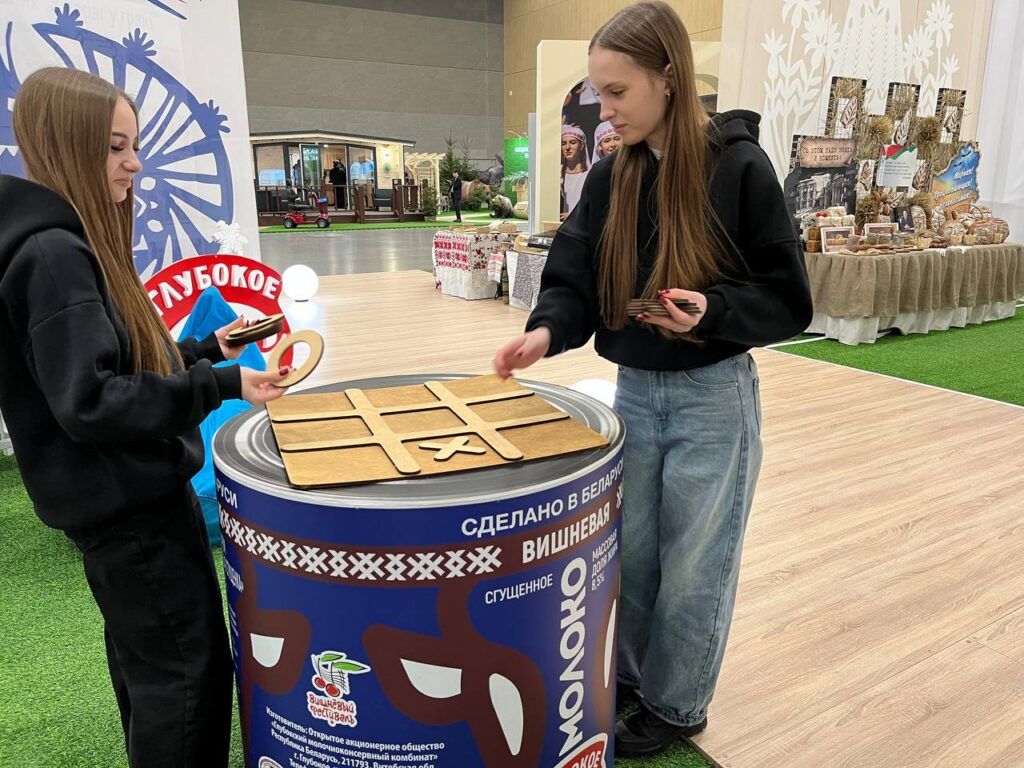 От IT до традиций: ученики Узденской школы посетили выставку «Моя Беларусь»