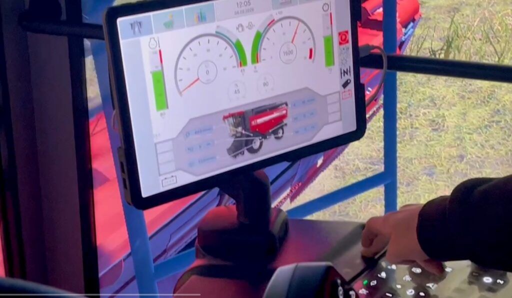 монитор тренажера комбайна