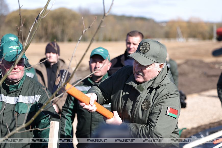 Линия Первого. Жители Узденщины рассуждают, почему без молодежи у деревни нет будущего