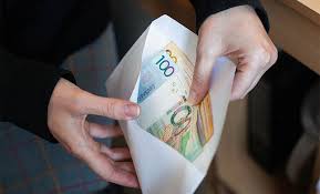 Более 9 тысяч в карман. Узнали, как милиция раскрывает коррупционные преступления в Узде