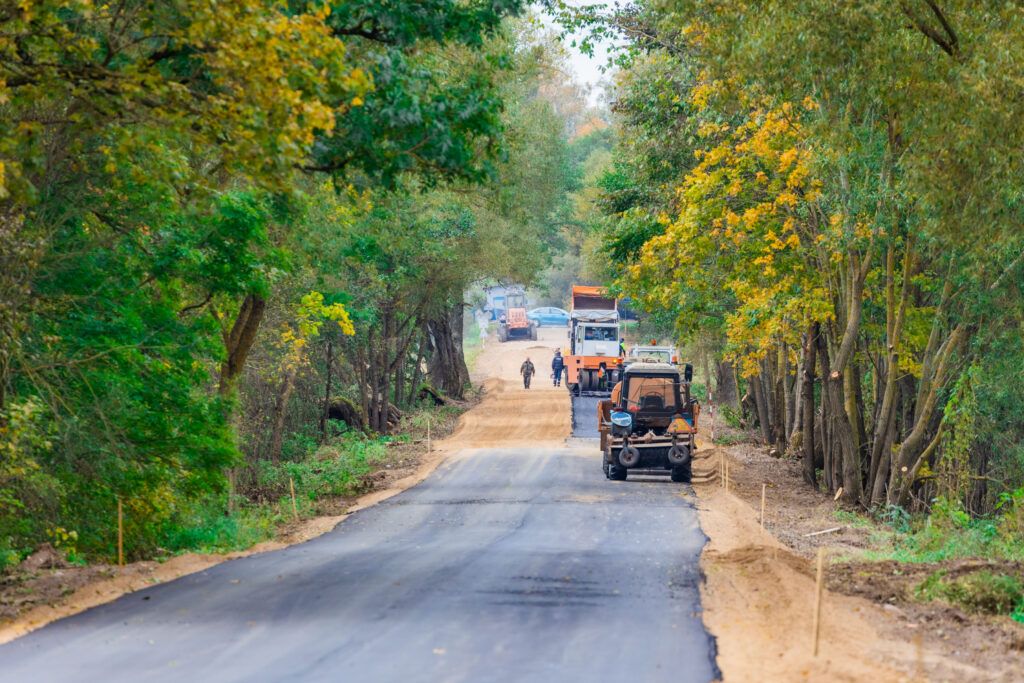 Дорожные работы в Узденском районе. Узнали список улиц и трасс, которые обновят в 2026 году