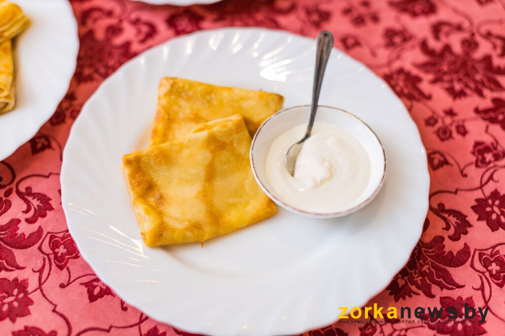 Сытно, тепло, вкусно: блинчики с ветчиной и сыром стали зимним хитом в ресторане Узды