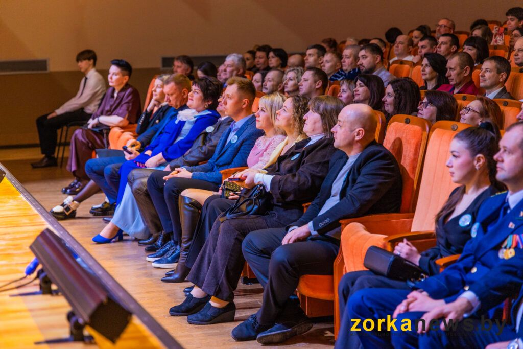 зрители в Доме культуры