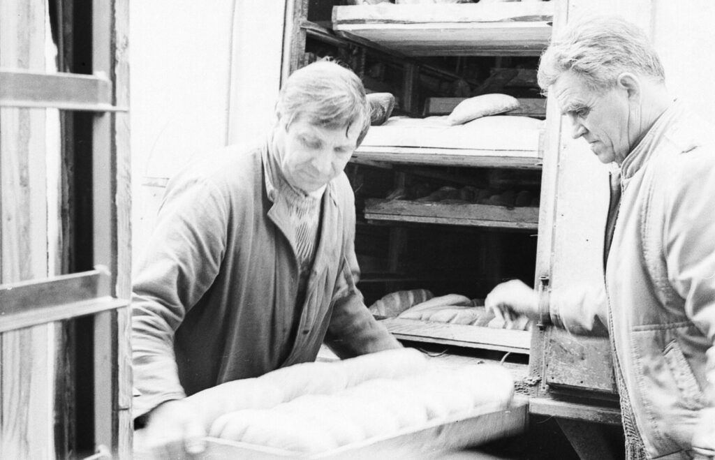 Ретрофото. Свежий хлеб