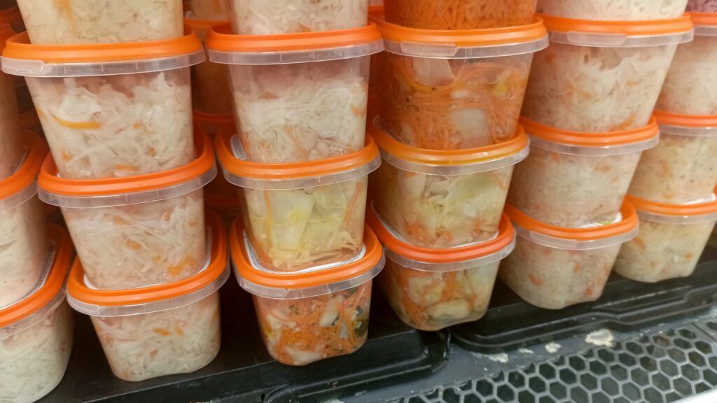 Сравнили цены на свежую и квашенную капусту в магазинах Узды