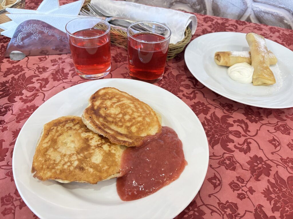 блины с джемом