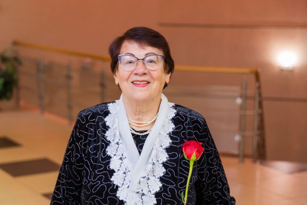 Лидия Местник