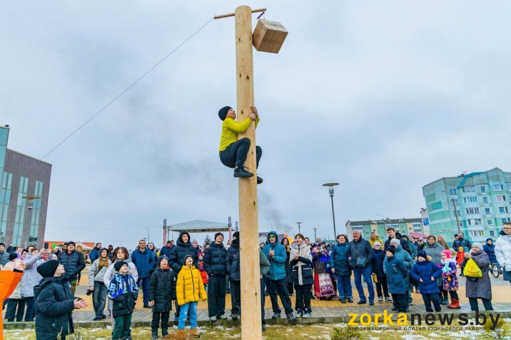 Масленичный столб