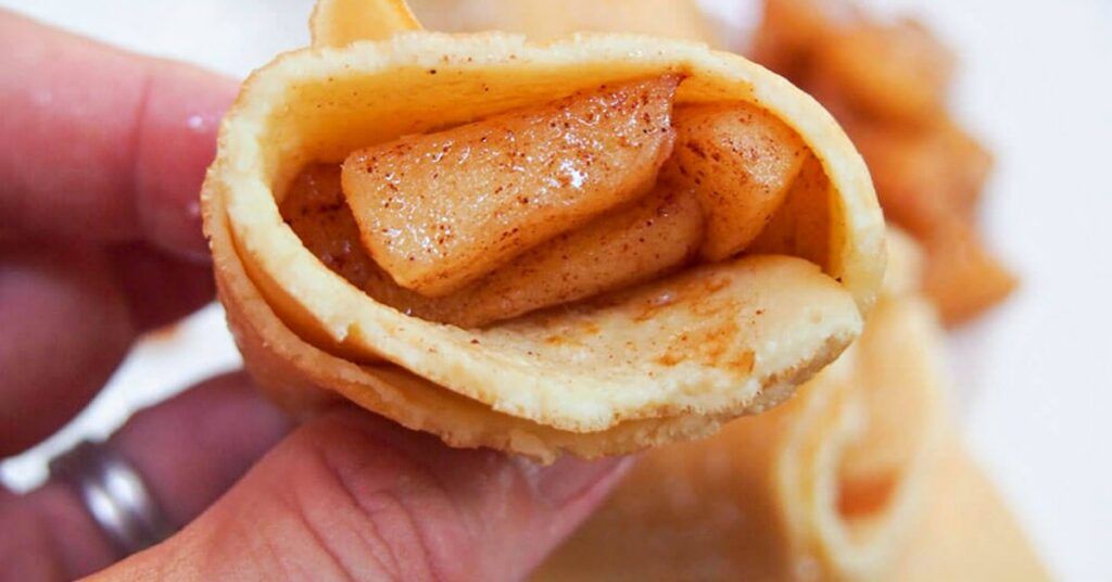 блинчик с яблоком